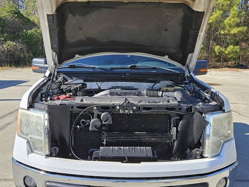 Used 2011 Ford F150 XLT w/ XLT Chrome Pkg image 13