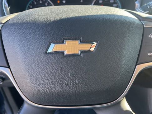 Used 2023 Chevrolet Traverse LT image 19