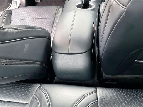 Used 2025 Ford Mustang Premium image 33