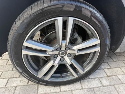 Used 2021 Volvo XC60 T5 Momentum w/ Premium Package FWD image 36