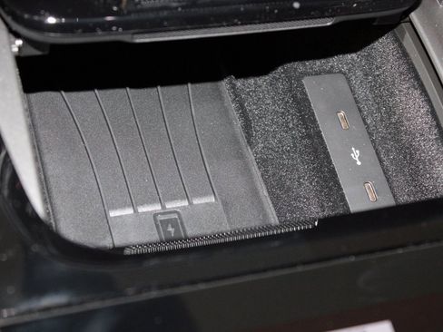 Certified 2025 Porsche Cayenne image 30