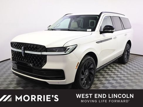 New 2026 Lincoln Navigator Reserve w/ Jet Appearance Package AWD/4WD image 1
