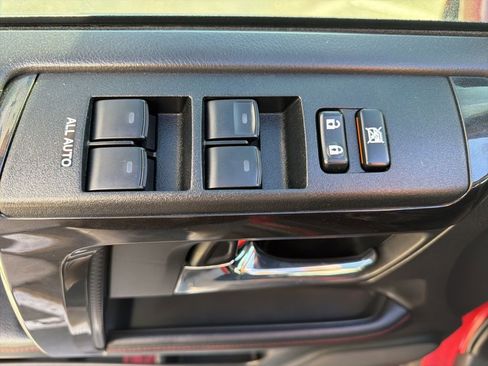 Used 2021 Toyota 4Runner Venture w/ Moonroof Package image 28