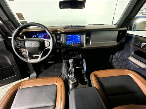 Certified 2022 Ford Bronco Outer Banks w/ Sasquatch Package AWD/4WD image 11