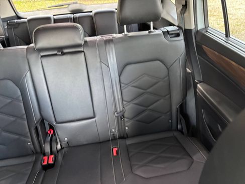 Used 2025 Volkswagen Atlas SE AWD/4WD image 41