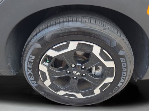 Used 2025 Hyundai Santa Fe SE FWD image 32