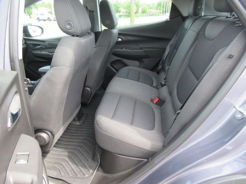 Used 2023 Chevrolet Bolt LT FWD image 32