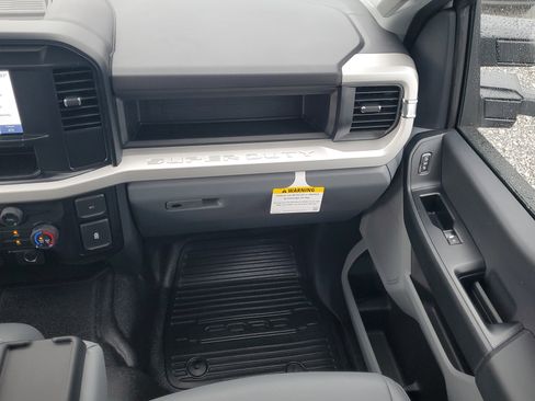 New 2026 Ford F250 XL w/ XL Chrome Package image 13