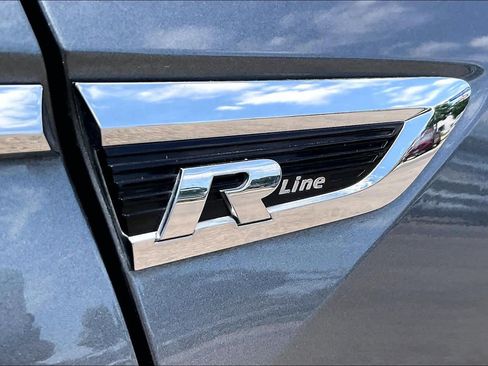 Used 2019 Volkswagen Tiguan SEL Premium R-Line FWD image 10