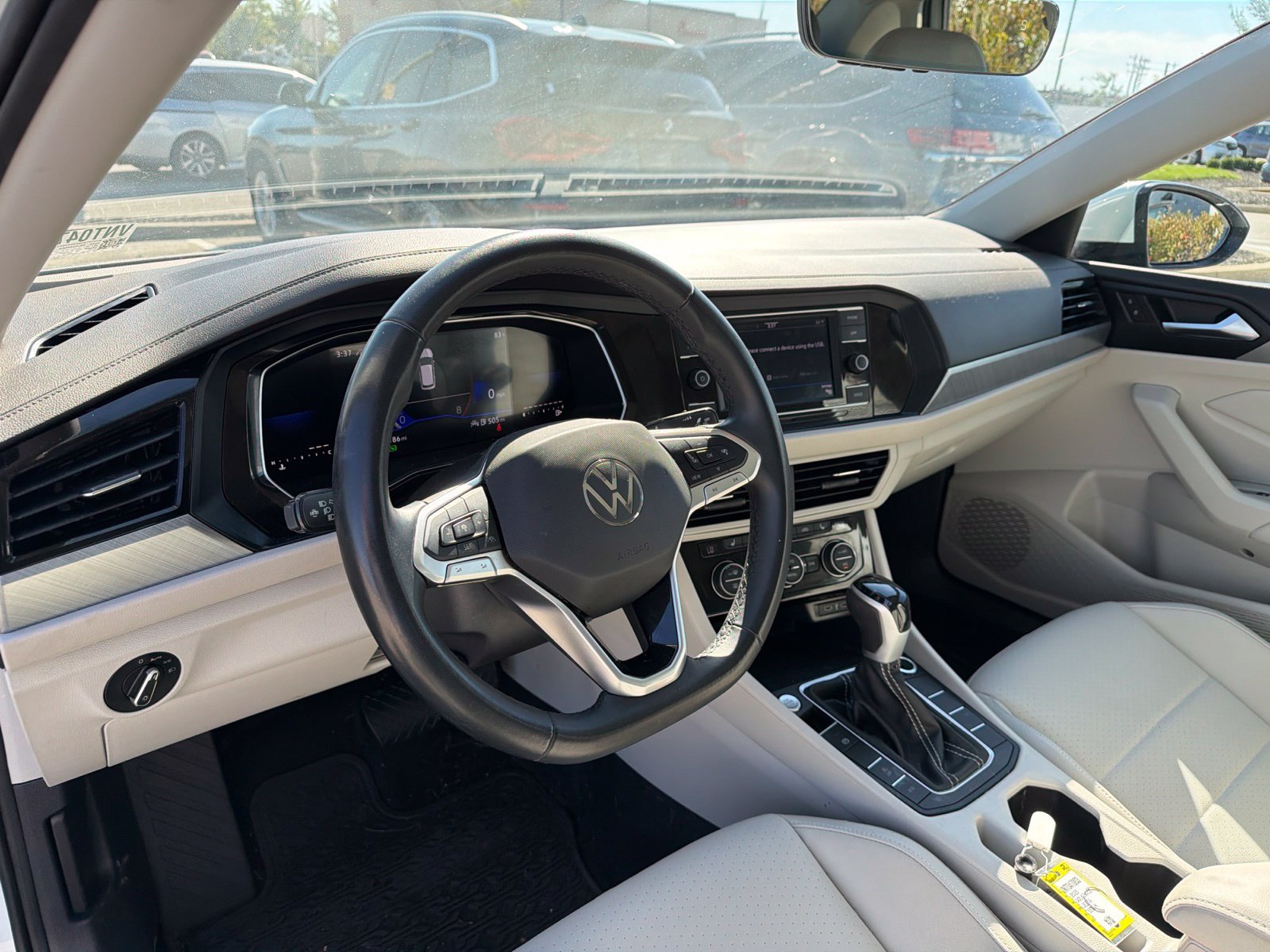 Used 2023 Volkswagen Jetta SE w/ Panoramic Sunroof Package FWD image 17