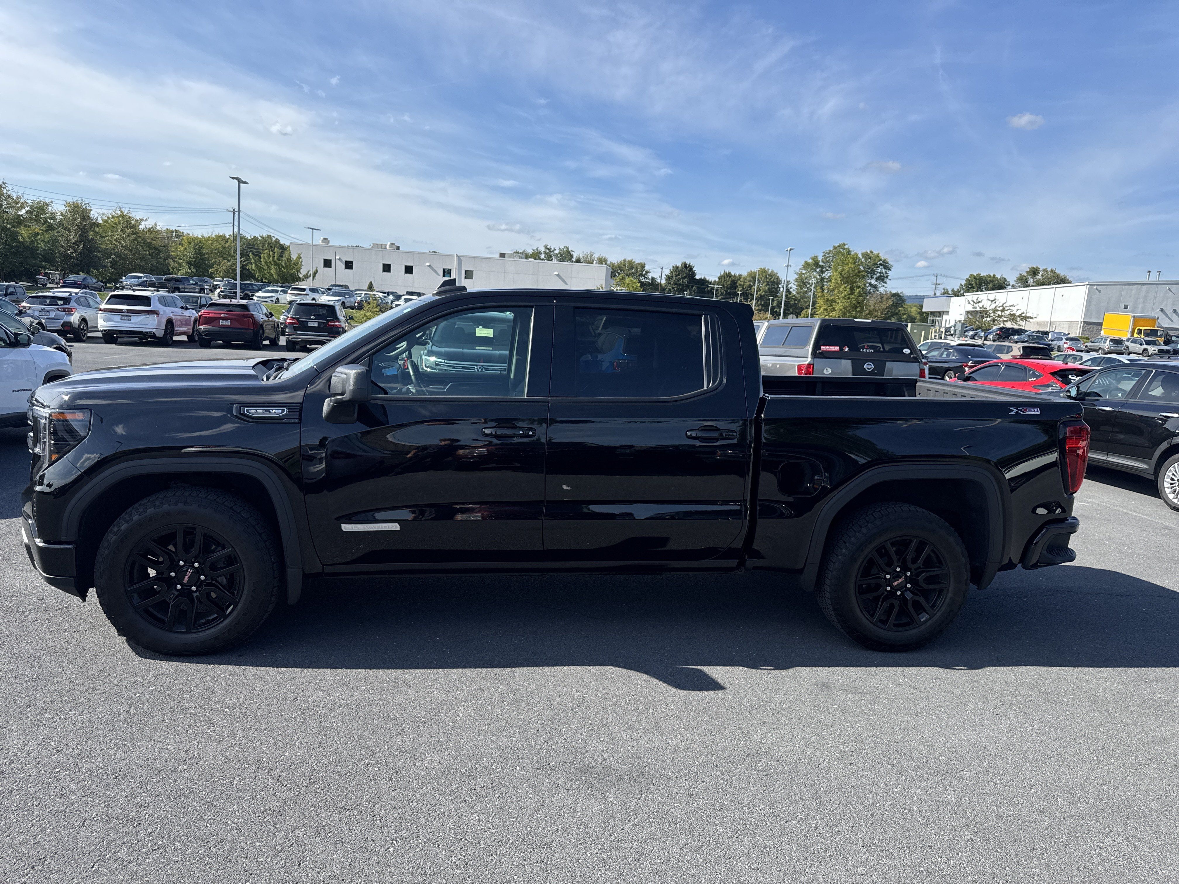 Used 2025 GMC Sierra 1500 Elevation w/ X31 Off-Road Package AWD/4WD image 31