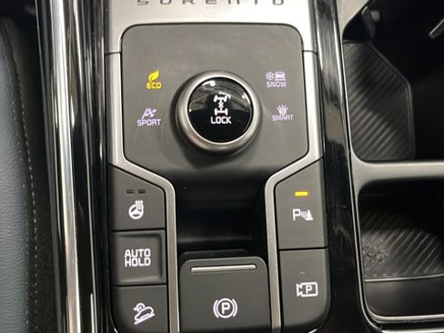 Used 2025 Kia Sorento SX Prestige AWD/4WD image 38