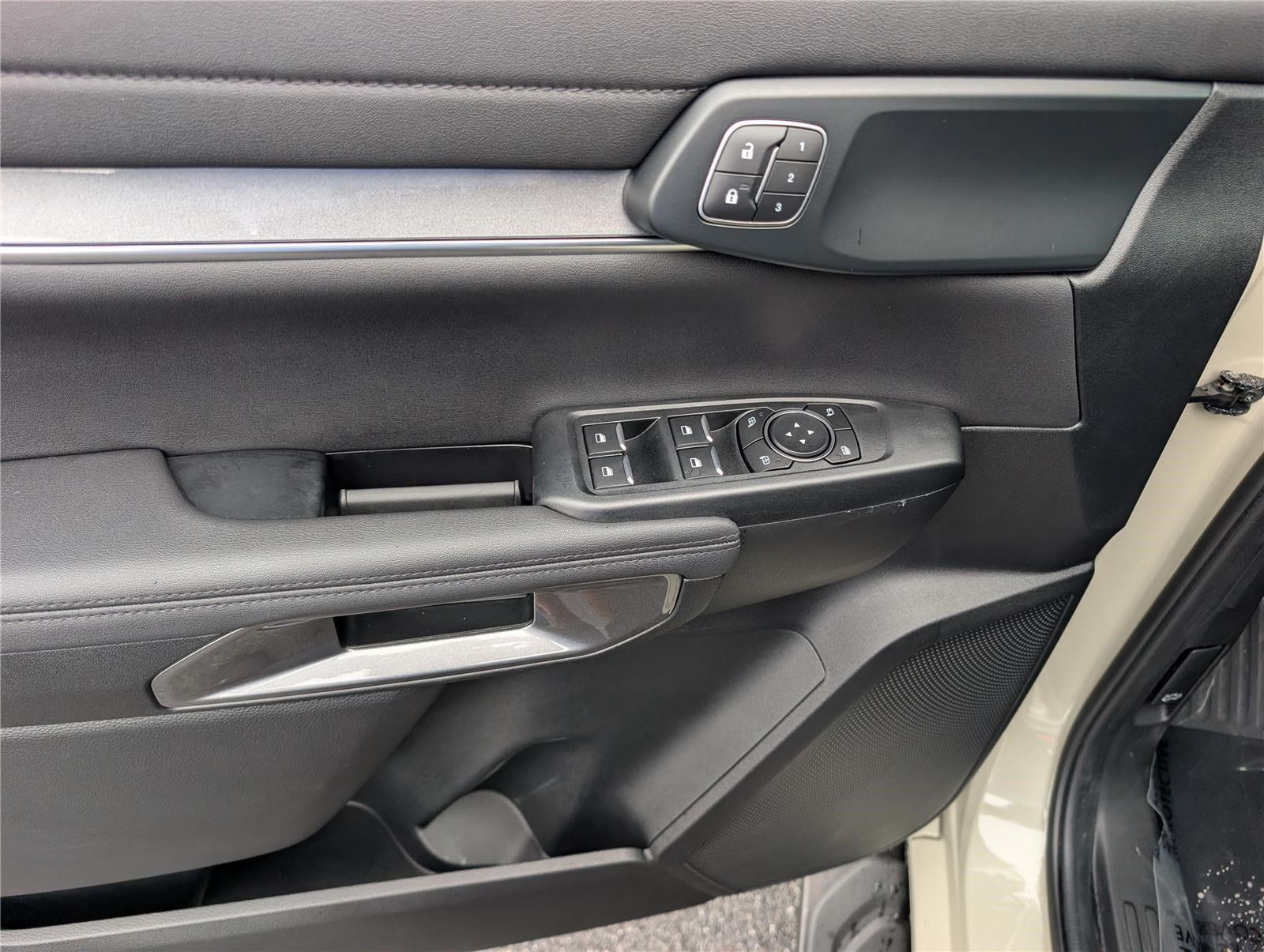 Used 2025 Ford Ranger Lariat w/ FX4 Off-Road Package AWD/4WD image 19