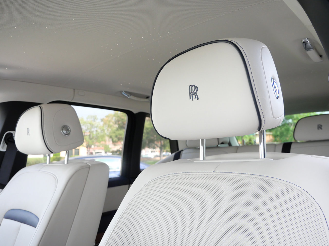 Used 2025 Rolls-Royce Cullinan AWD/4WD image 10
