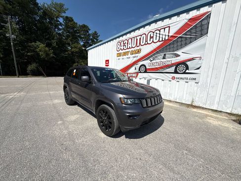 Used 2019 Jeep Grand Cherokee Altitude RWD image 1