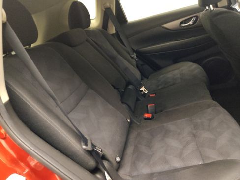 Used 2015 Nissan Rogue SV AWD/4WD image 19