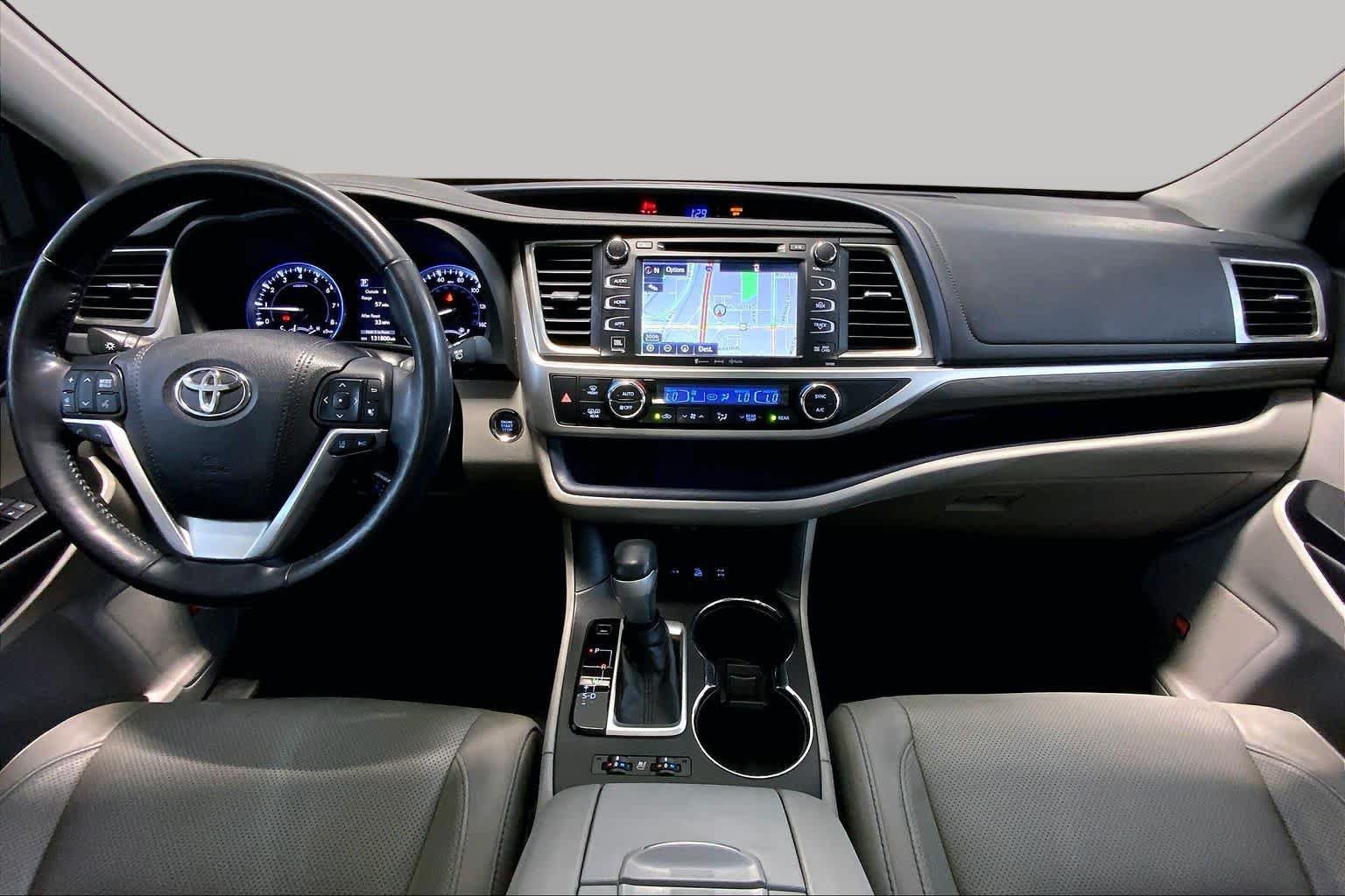 Used 2017 Toyota Highlander Limited Platinum AWD/4WD image 15