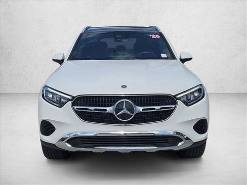 Used 2026 Mercedes-Benz GLC 300 image 2