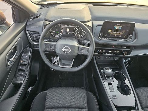 Used 2026 Nissan Rogue SV FWD image 24