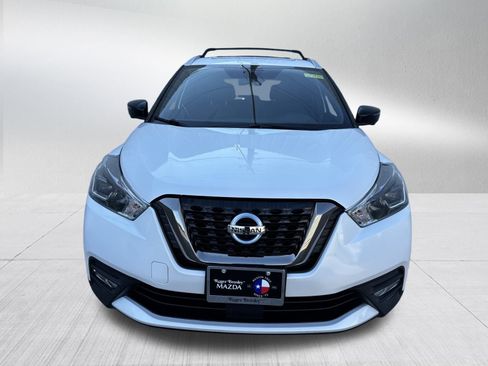 Used 2020 Nissan Kicks SR w/ Exterior Package image 2