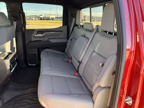 New 2026 GMC Sierra 1500 SLT image 28