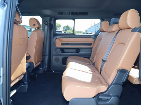 Used 2025 Volkswagen ID. Buzz Pro S image 80