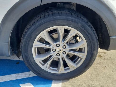 Used 2022 Ford Explorer XLT w/ Equipment Group 202A image 39