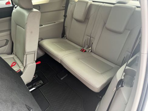 Used 2019 Volkswagen Atlas SE w/ Towing Package AWD/4WD image 17