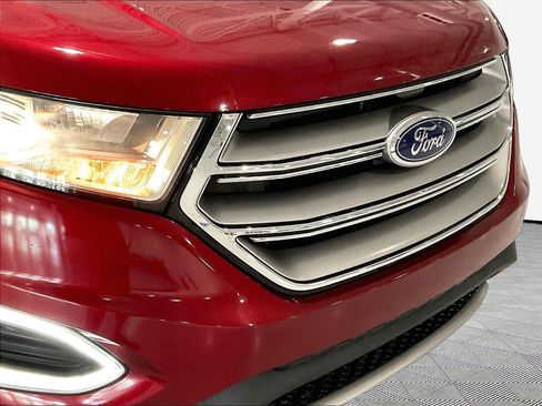 Used 2017 Ford Edge Titanium w/ Equipment Group 301A AWD/4WD image 33
