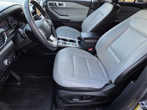 Used 2021 Ford Explorer XLT w/ Equipment Group 202A image 14