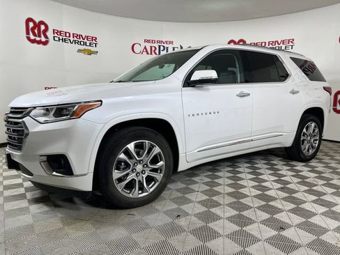 Used 2021 Chevrolet Traverse Premier image 3