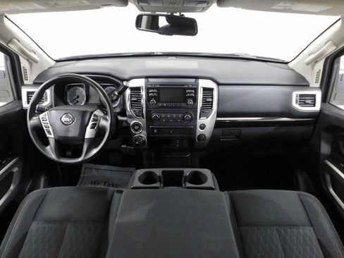 Used 2017 Nissan Titan SV image 43