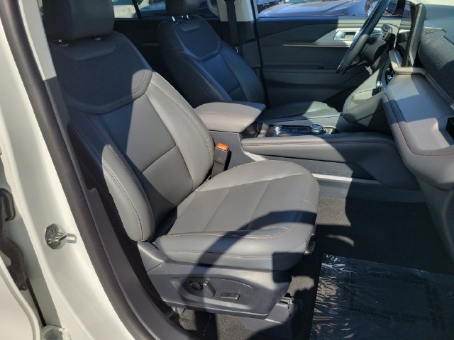 Used 2026 Ford Explorer Active w/ Active Comfort Package RWD image 17