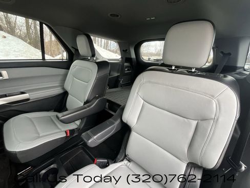 Used 2021 Ford Explorer XLT w/ Equipment Group 202A image 6