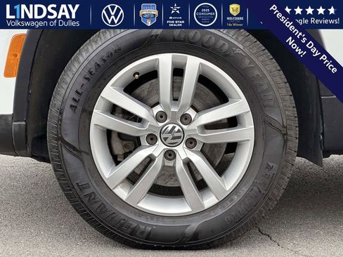 Used 2016 Volkswagen Tiguan S image 7