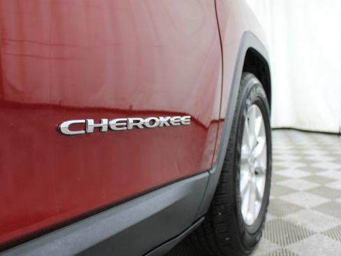 Used 2015 Jeep Cherokee Latitude AWD/4WD image 23