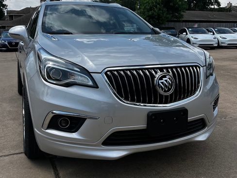 Used 2017 Buick Envision Essence FWD image 3