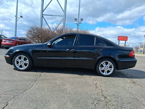 Used 2006 Mercedes-Benz E 350 4MATIC Sedan w/ Premium Pkg image 5