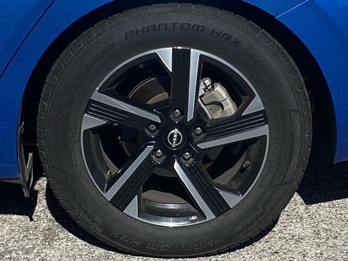 Certified 2025 Nissan Sentra SV FWD image 6