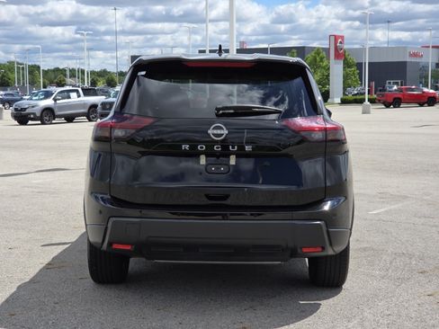 Used 2025 Nissan Rogue SV FWD image 13