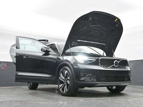 Used 2023 Volvo XC40 B4 Ultimate w/ Protection Package Premier FWD image 56