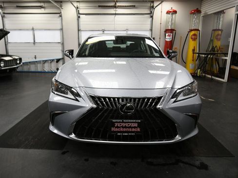 Used 2024 Lexus ES 350 w/ Premium Package image 2