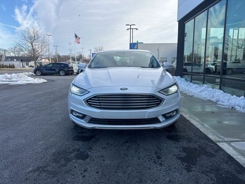 Used 2017 Ford Fusion SE w/ Fusion SE Technology Package image 7