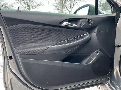 Used 2017 Chevrolet Cruze LT image 22