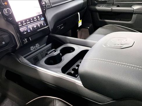 New 2026 RAM 2500 Laramie AWD/4WD image 9