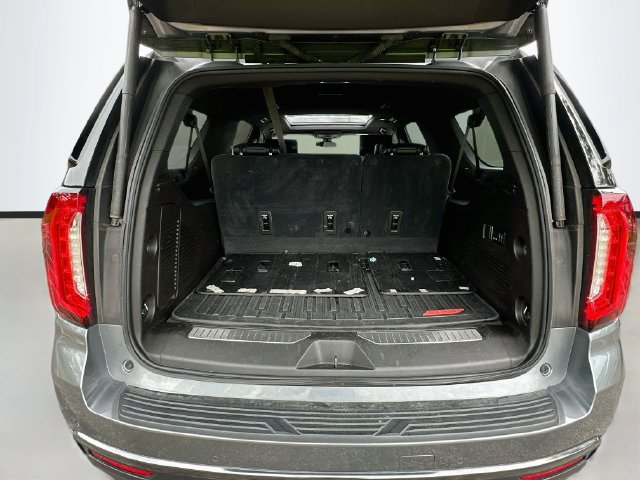 Used 2021 GMC Yukon XL AT4 w/ AT4 Premium Plus Package AWD/4WD image 29