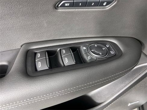 Certified 2025 Cadillac XT6 Luxury image 24