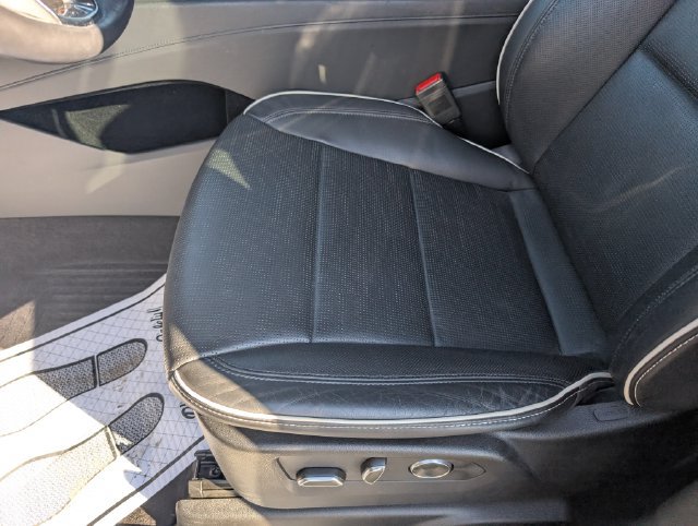 Used 2023 Cadillac Escalade Premium Luxury w/ LPO, Floor Liner Package AWD/4WD image 19
