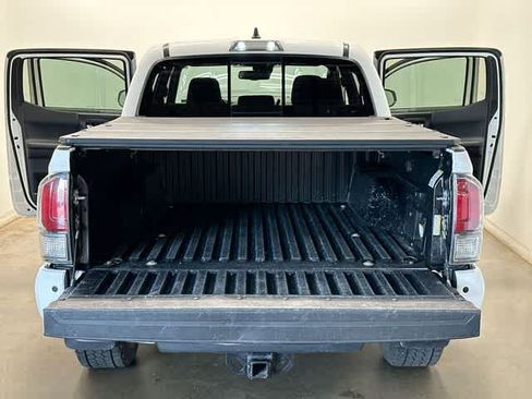 Used 2022 Toyota Tacoma TRD Off-Road w/ Technology Package AWD/4WD image 24