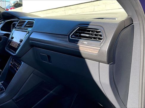 Certified 2022 Volkswagen Tiguan SEL R-Line image 16